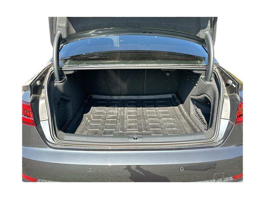 Thumbnail: 2019 Audi A4 - 18