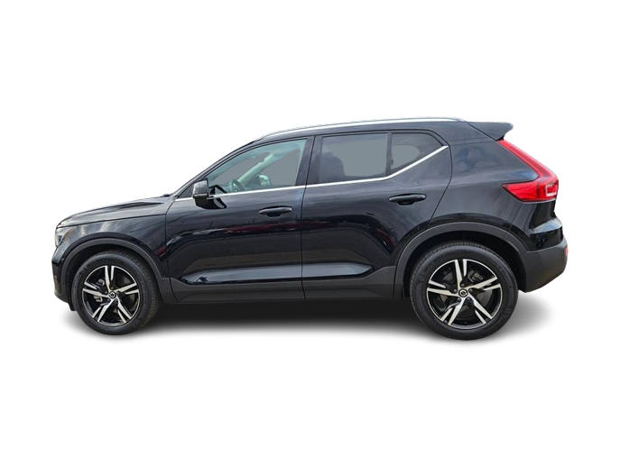 Thumbnail: 2023 Volvo XC40 - 3