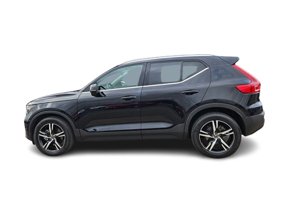 Thumbnail: 2023 Volvo XC40 - 3