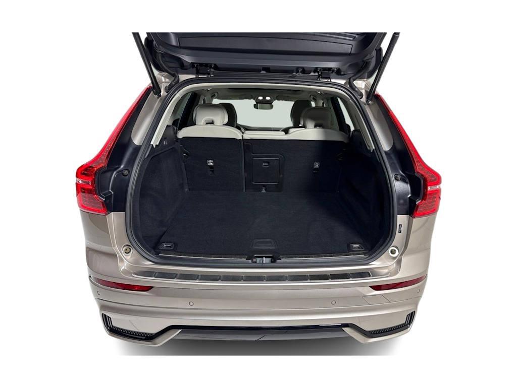 Thumbnail: 2023 Volvo XC60 - 17