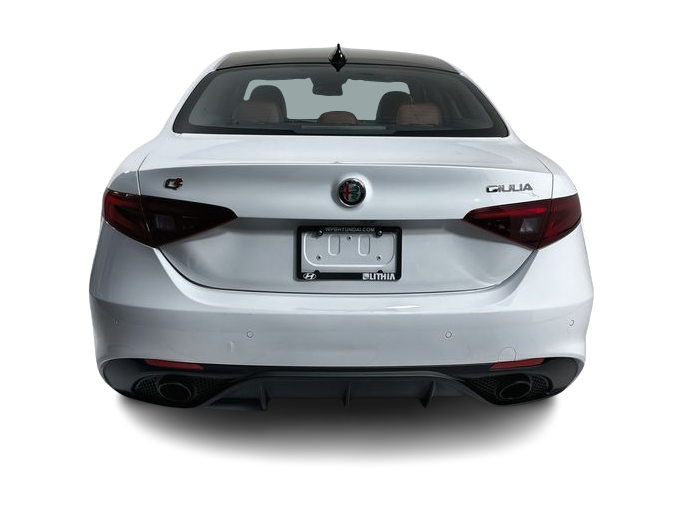 Thumbnail: 2022 Alfa Romeo Giulia - 20