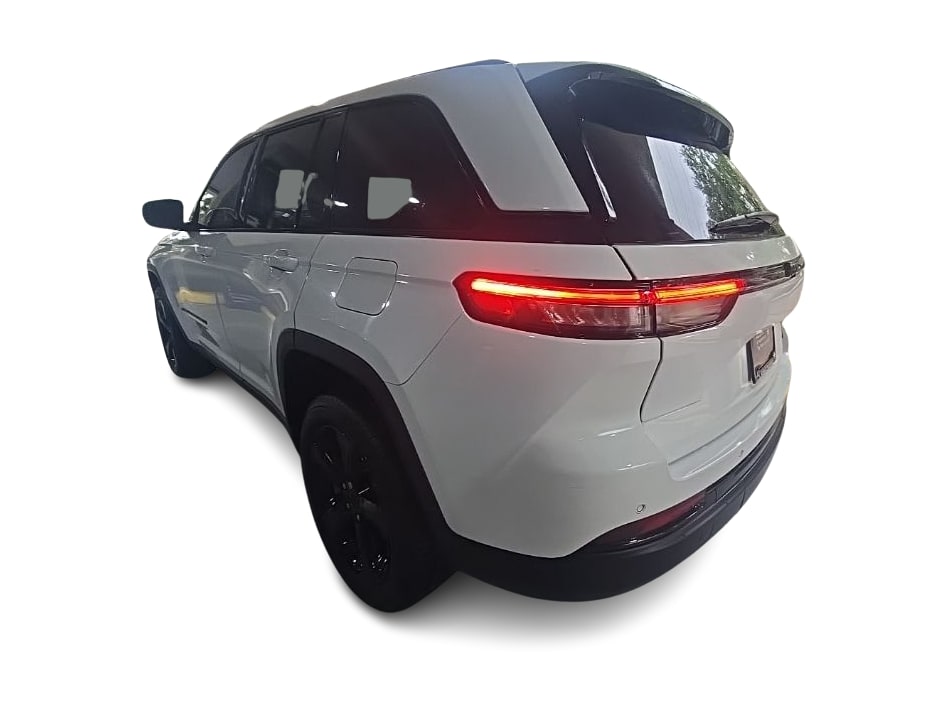 Thumbnail: 2023 Jeep Grand Cherokee - 4
