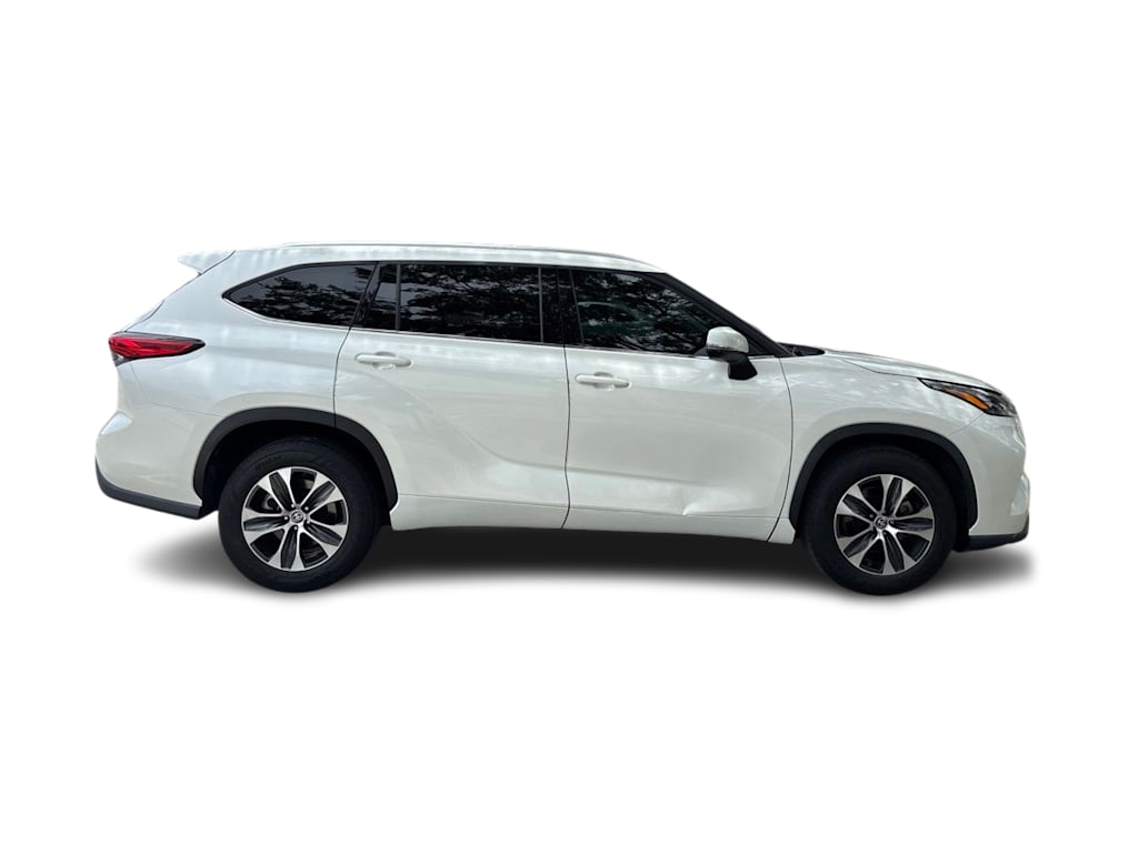 Thumbnail: 2020 Toyota Highlander - 21