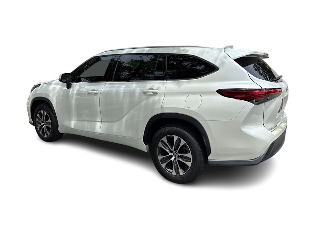 Thumbnail: 2020 Toyota Highlander - 4