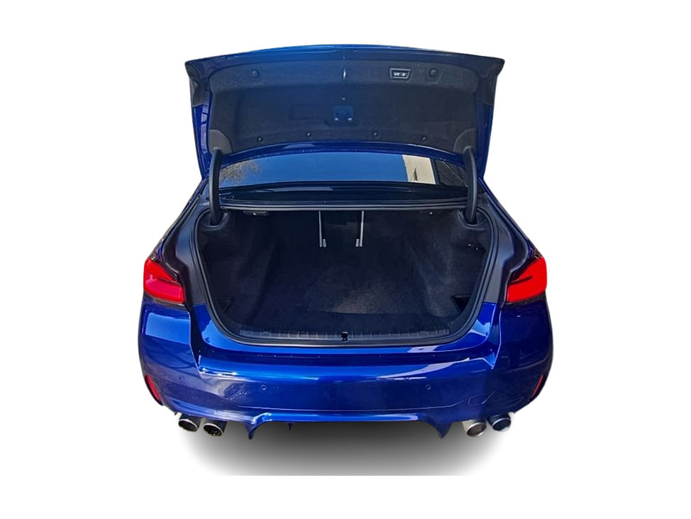 Thumbnail: 2022 BMW M5 - 17