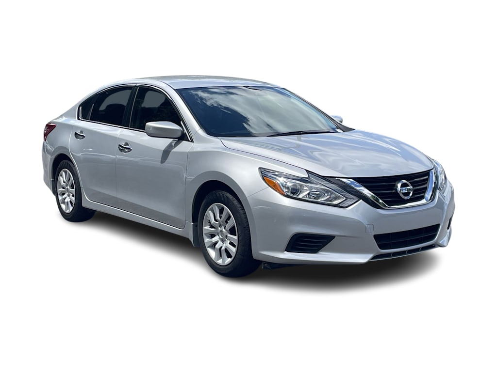 Thumbnail: 2018 Nissan Altima - 14