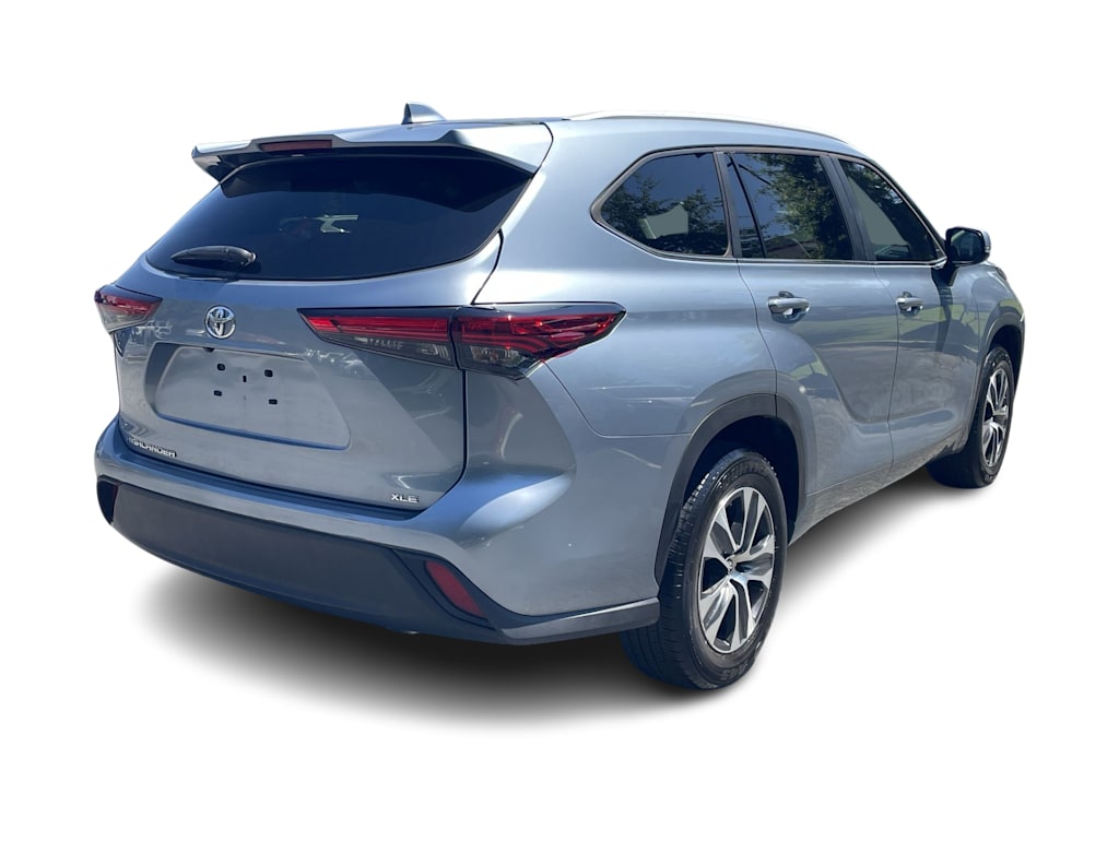 Thumbnail: 2023 Toyota Highlander - 13