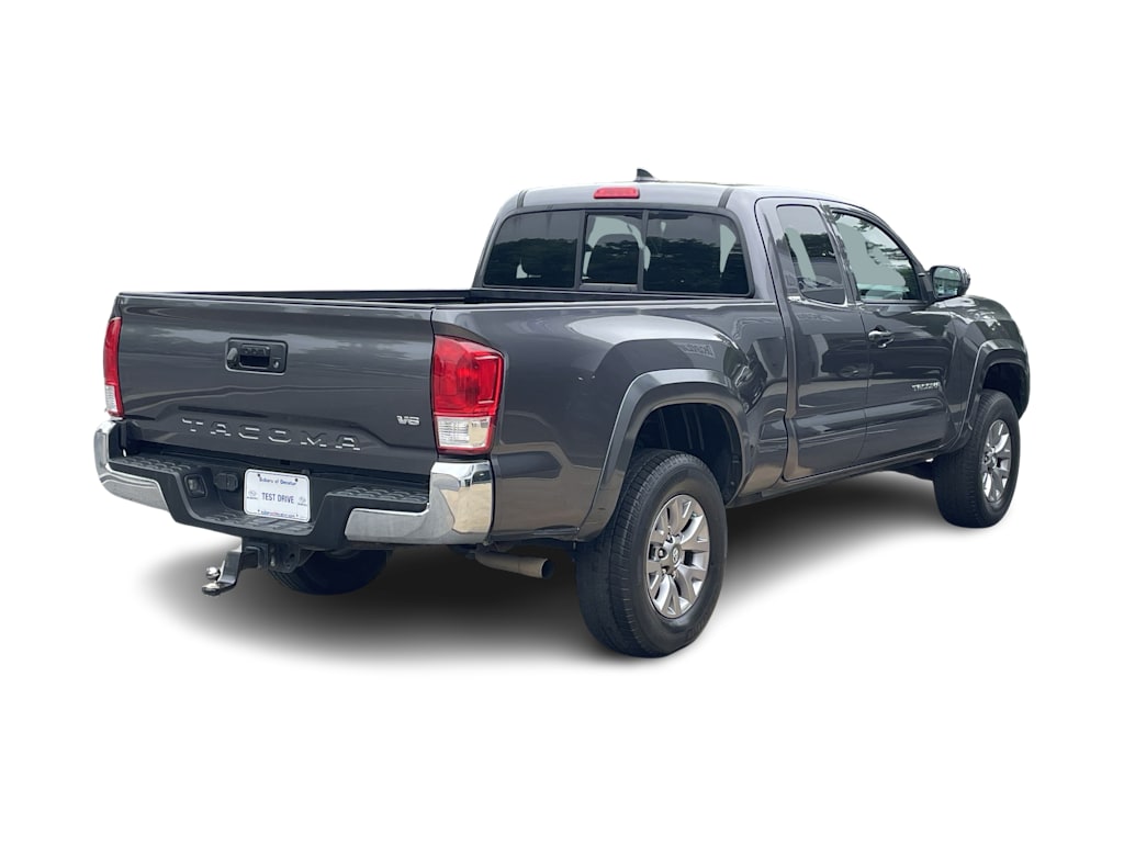 Thumbnail: 2017 Toyota Tacoma - 14