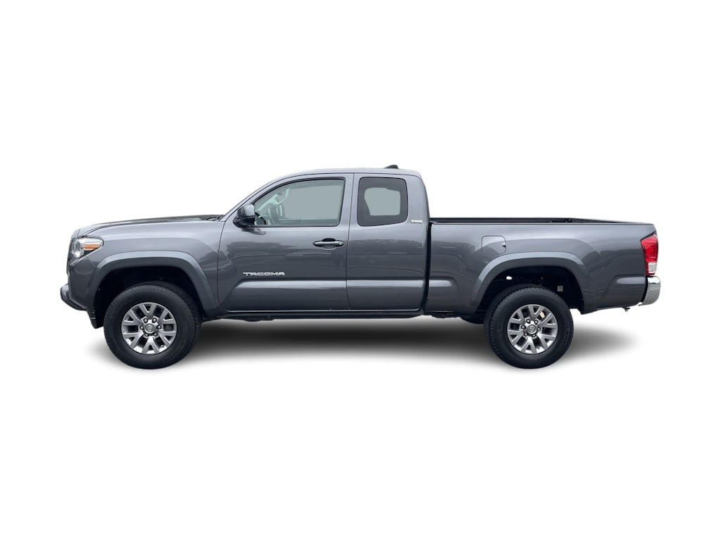 Thumbnail: 2017 Toyota Tacoma - 3