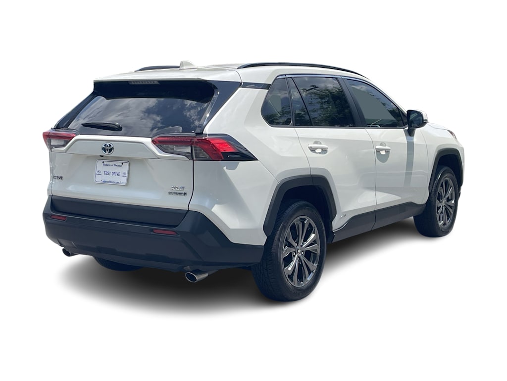 Thumbnail: 2022 Toyota RAV4 - 14