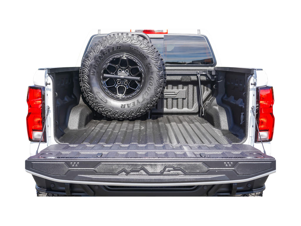 Thumbnail: 2024 Chevrolet Colorado - 16