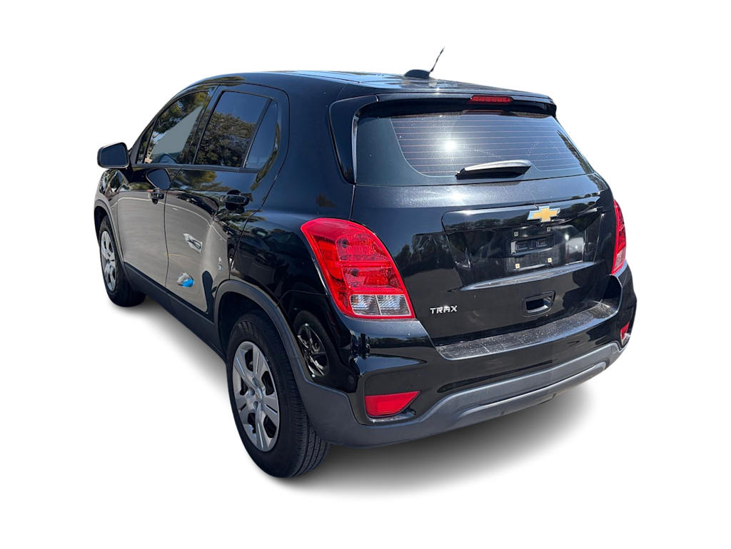 Thumbnail: 2018 Chevrolet Trax - 3