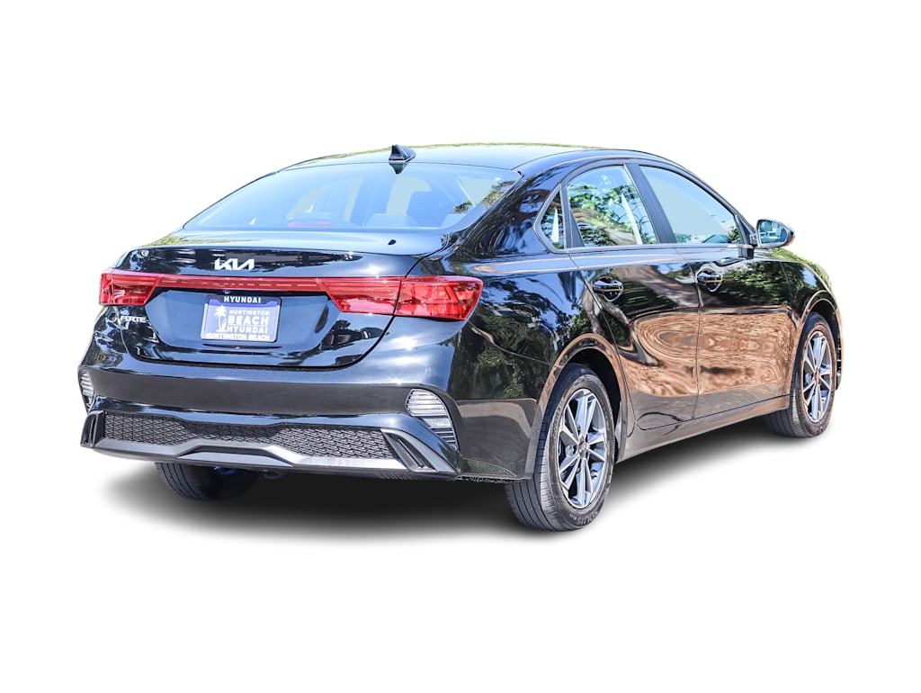 Thumbnail: 2024 Kia Forte - 18