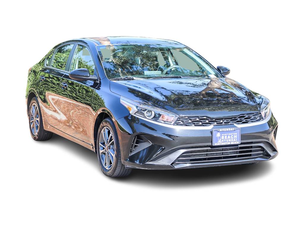Thumbnail: 2024 Kia Forte - 17
