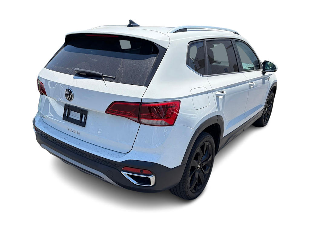 Thumbnail: 2022 Volkswagen Taos - 9