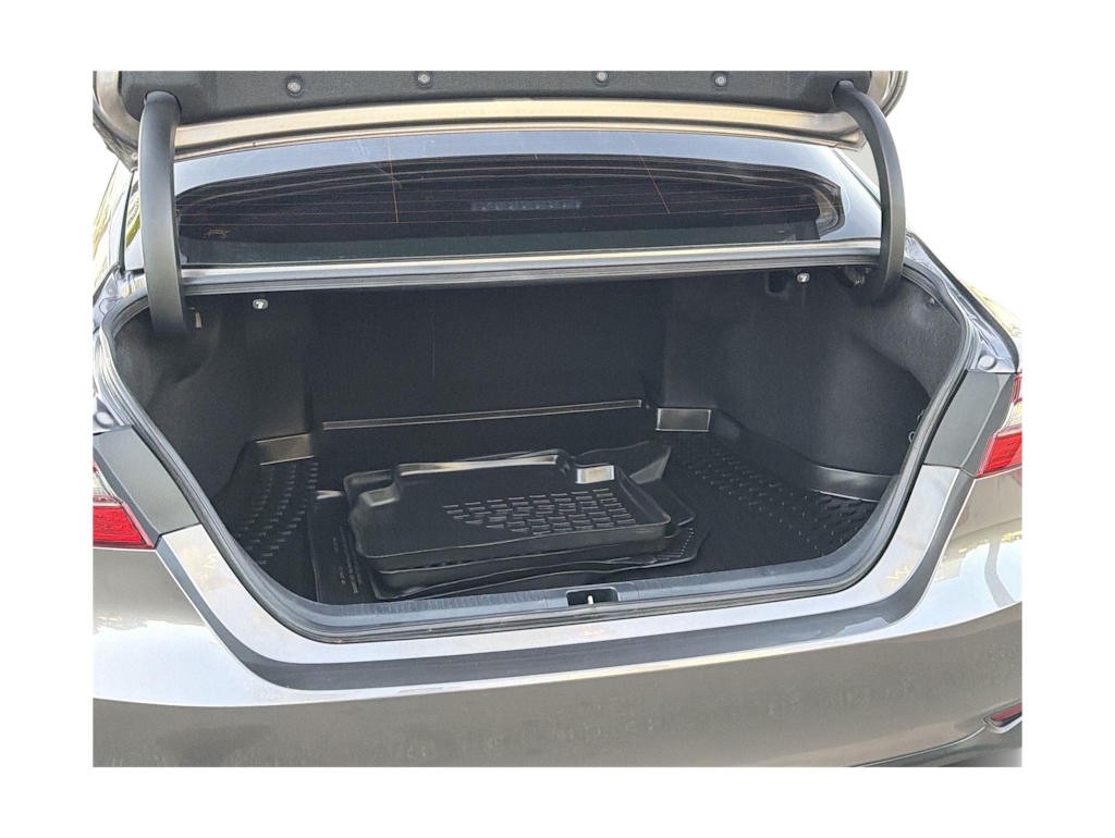 Thumbnail: 2022 Toyota Camry - 17