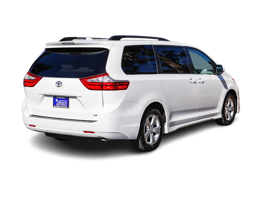 Thumbnail: 2018 Toyota Sienna - 19