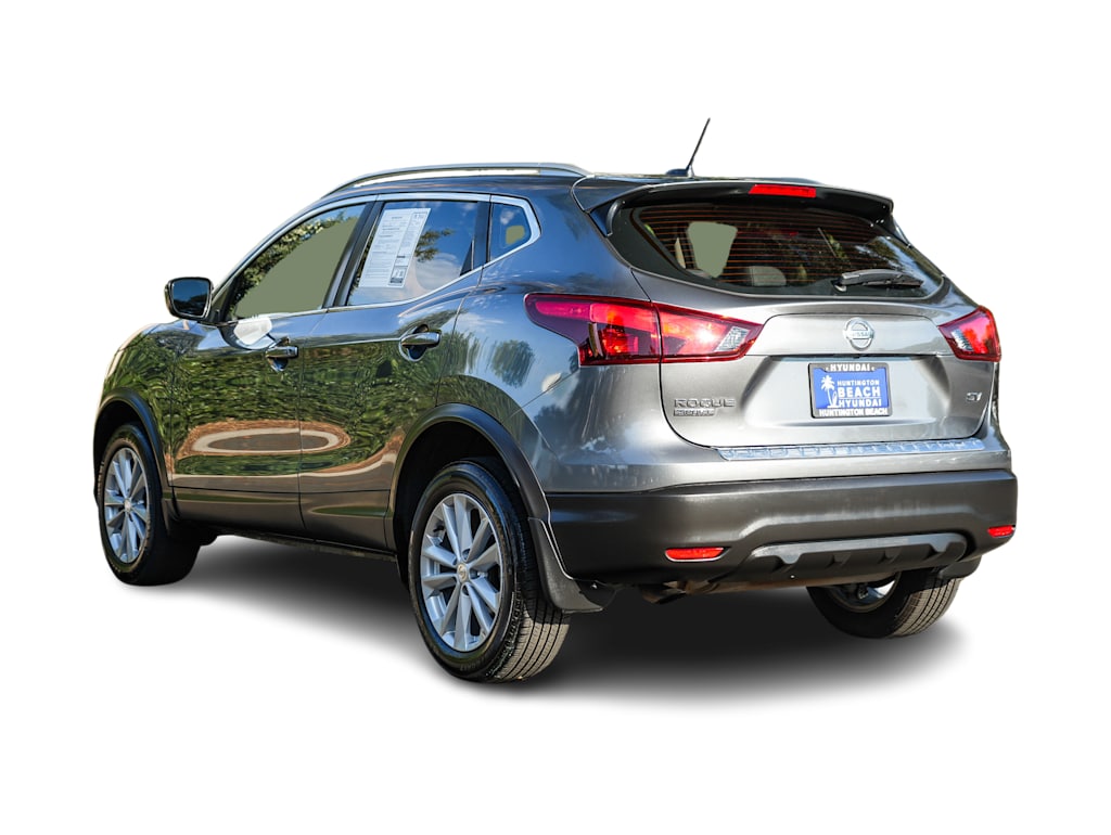 Thumbnail: 2018 Nissan Rogue Sport - 3