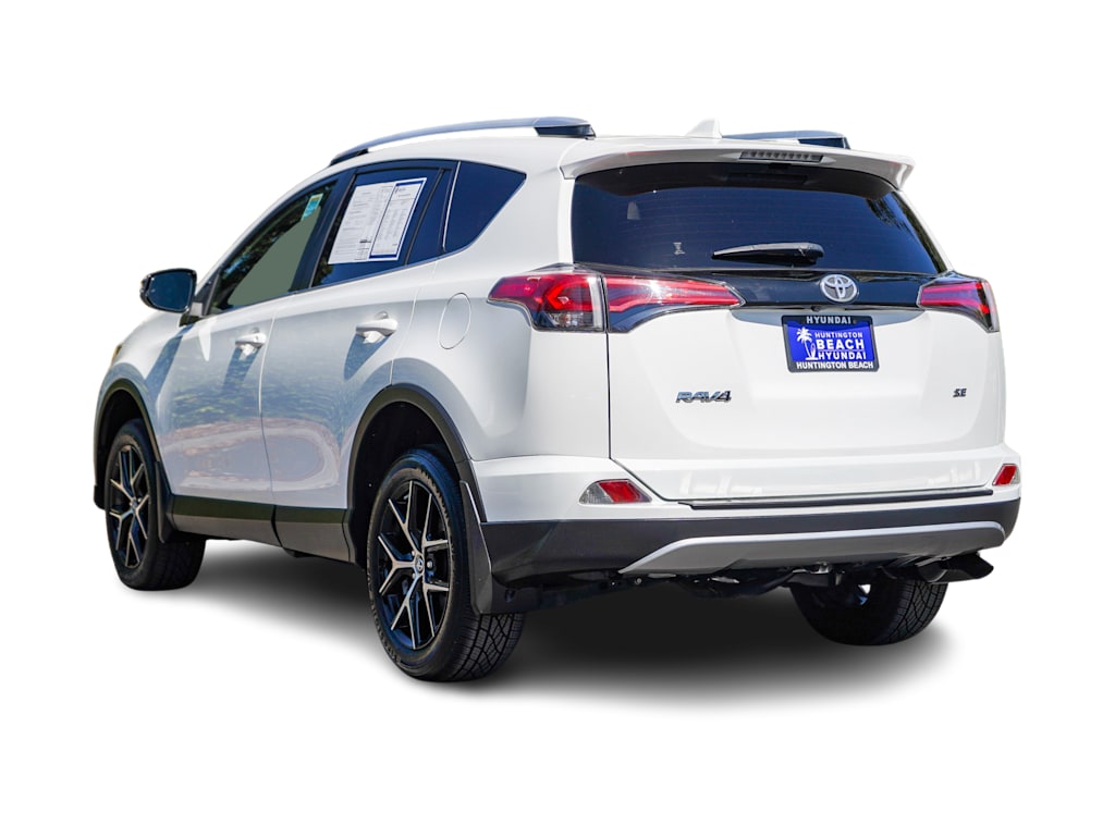 Thumbnail: 2018 Toyota RAV4 - 3