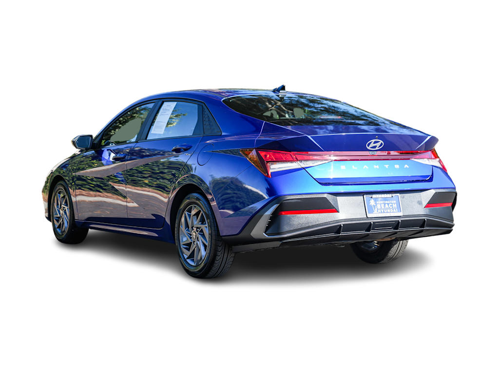Thumbnail: 2024 Hyundai Elantra - 3