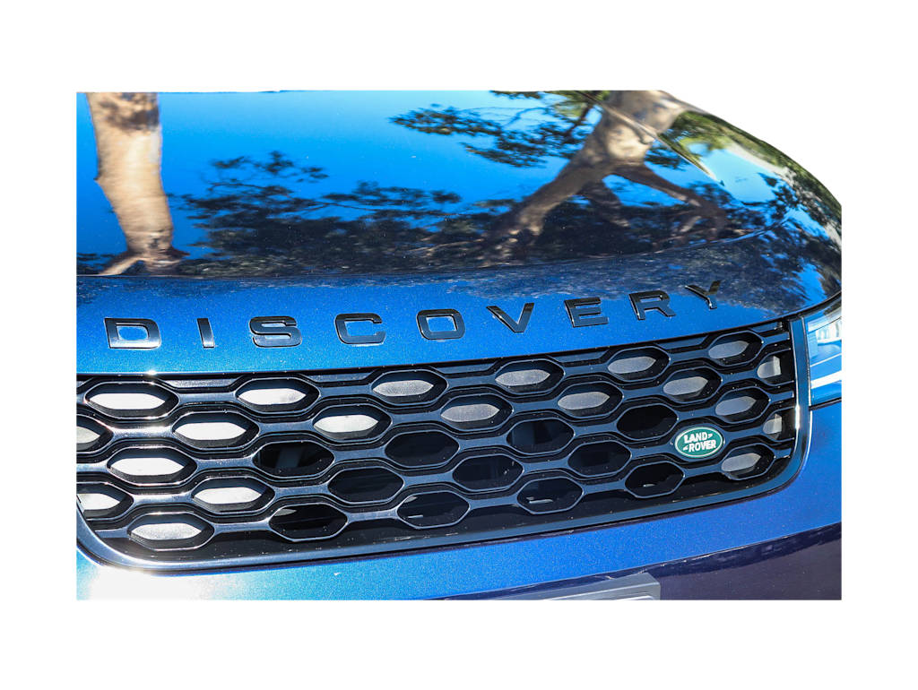 Thumbnail: 2023 Land Rover Discovery - 16