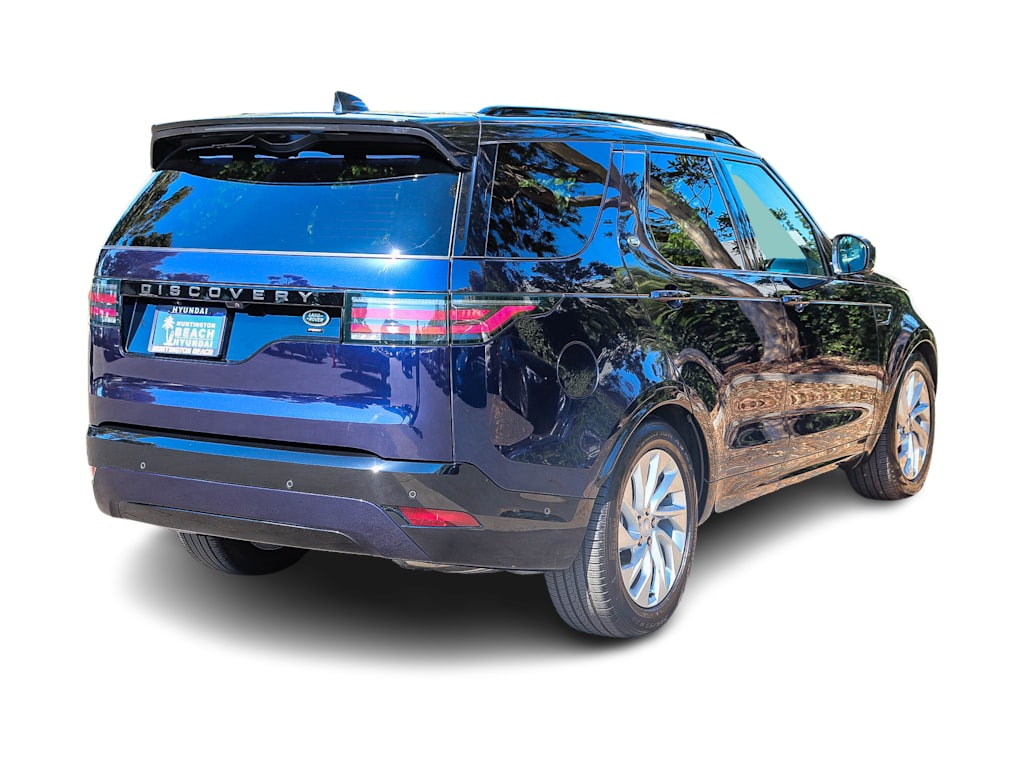 Thumbnail: 2023 Land Rover Discovery - 17