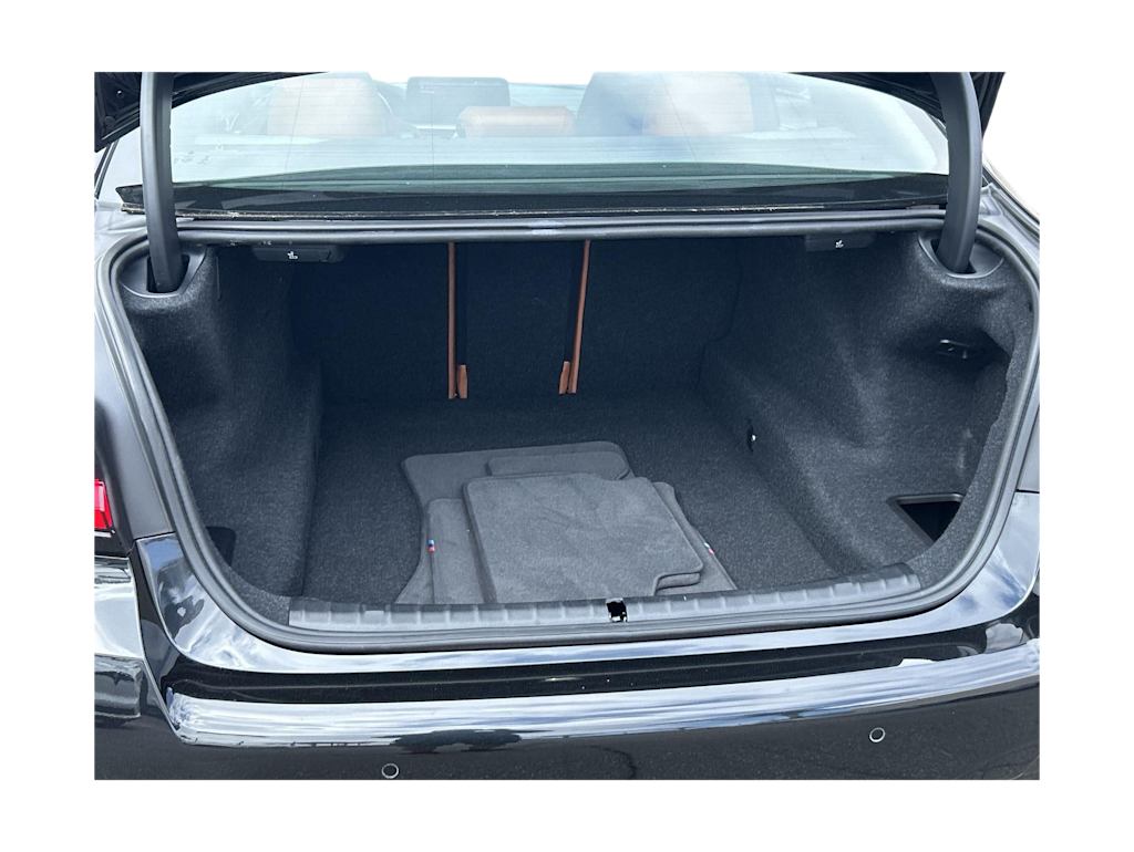 Thumbnail: 2023 BMW M5 - 17