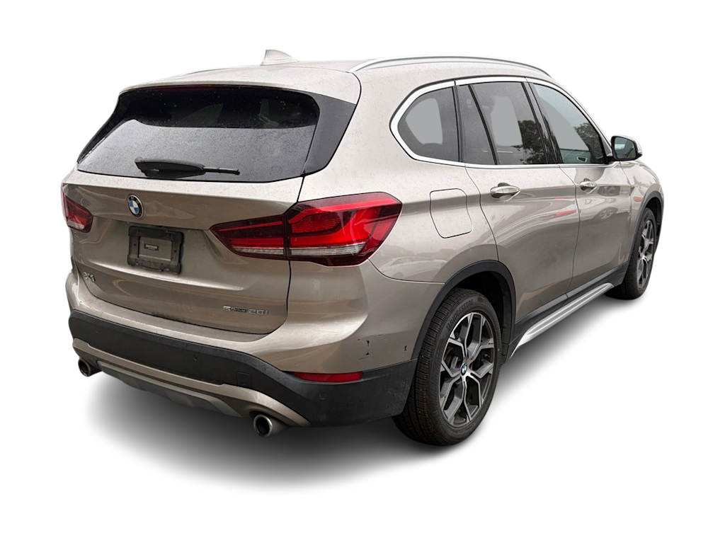 Thumbnail: 2022 BMW X1 - 10