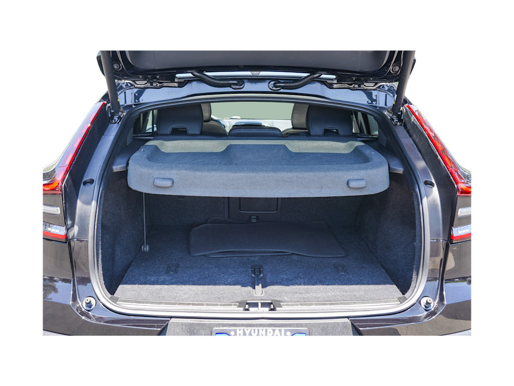 Thumbnail: 2023 Volvo C40 - 14