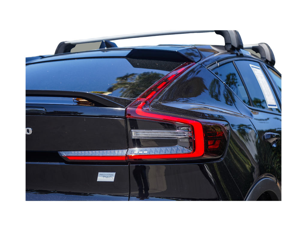Thumbnail: 2023 Volvo C40 - 18