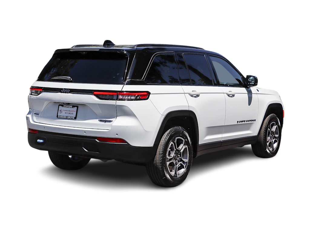 Thumbnail: 2022 Jeep Grand Cherokee - 17