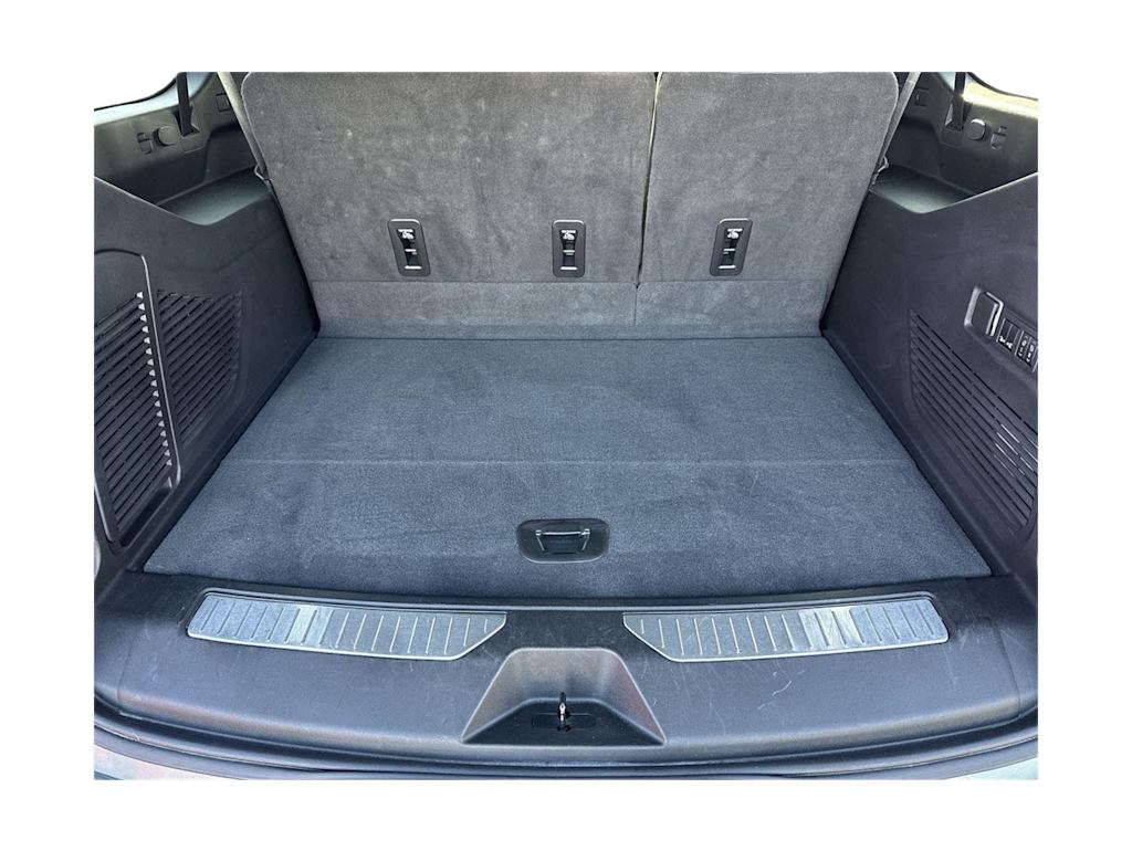 Thumbnail: 2023 Chevrolet Suburban - 17