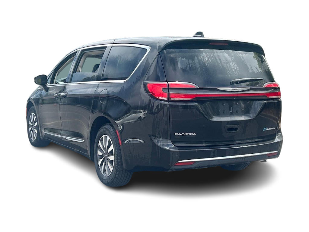 Thumbnail: 2023 Chrysler Pacifica - 3