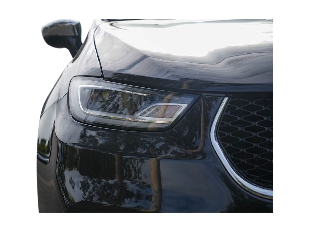 Thumbnail: 2023 Chrysler Pacifica - 5