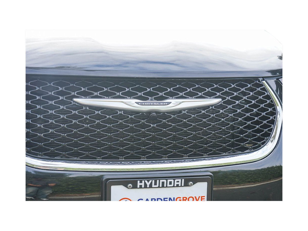 Thumbnail: 2023 Chrysler Pacifica - 19