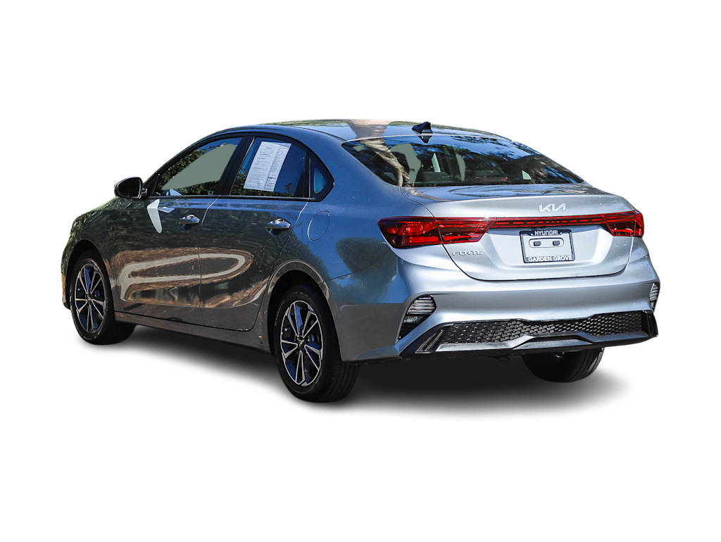 Thumbnail: 2023 Kia Forte - 3