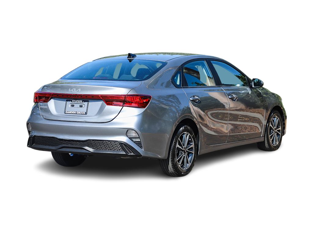 Thumbnail: 2023 Kia Forte - 19