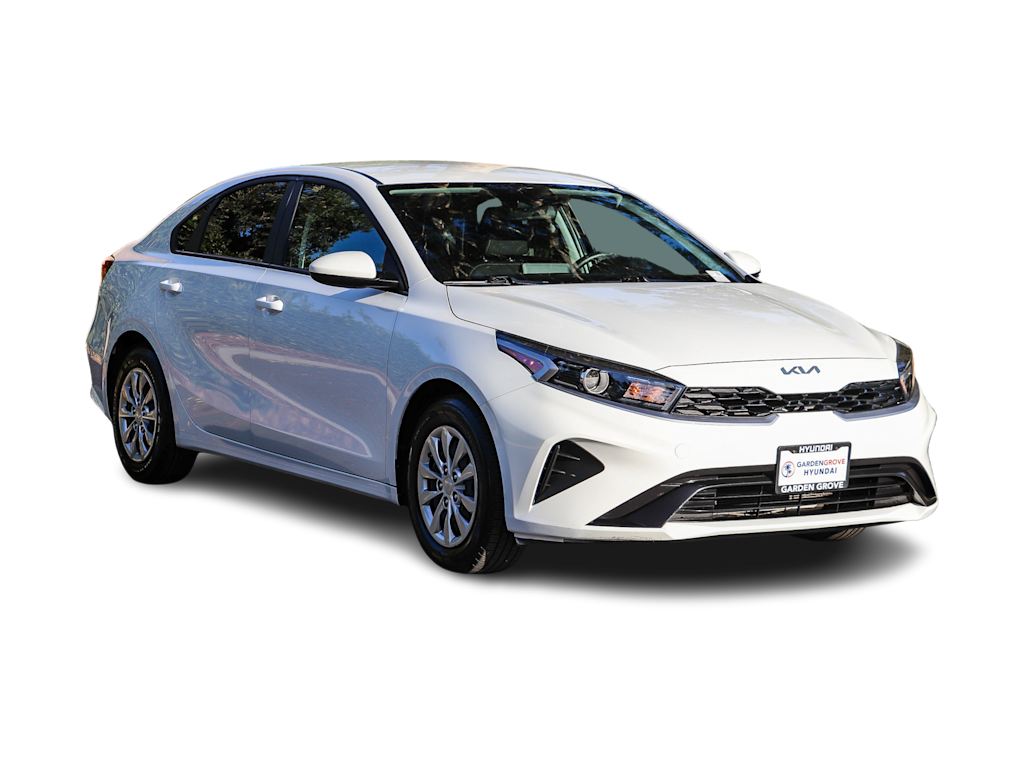 Thumbnail: 2023 Kia Forte - 17