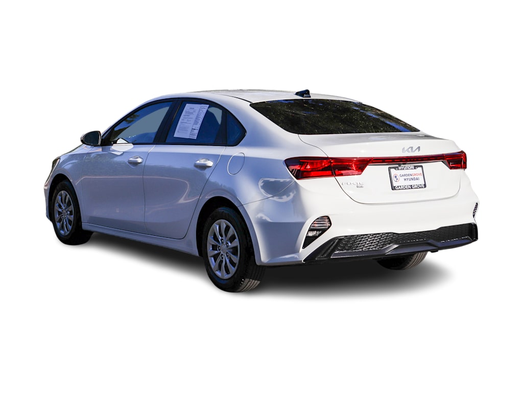 Thumbnail: 2023 Kia Forte - 3