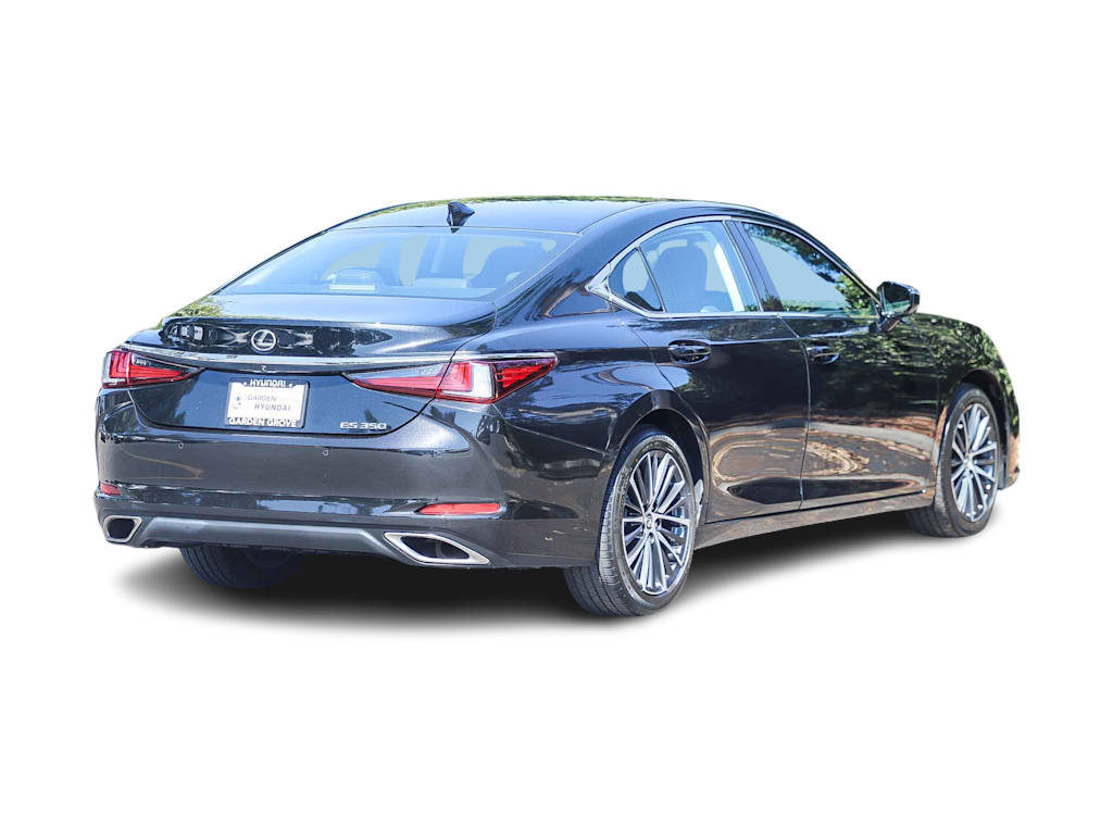 Thumbnail: 2023 Lexus ES - 20