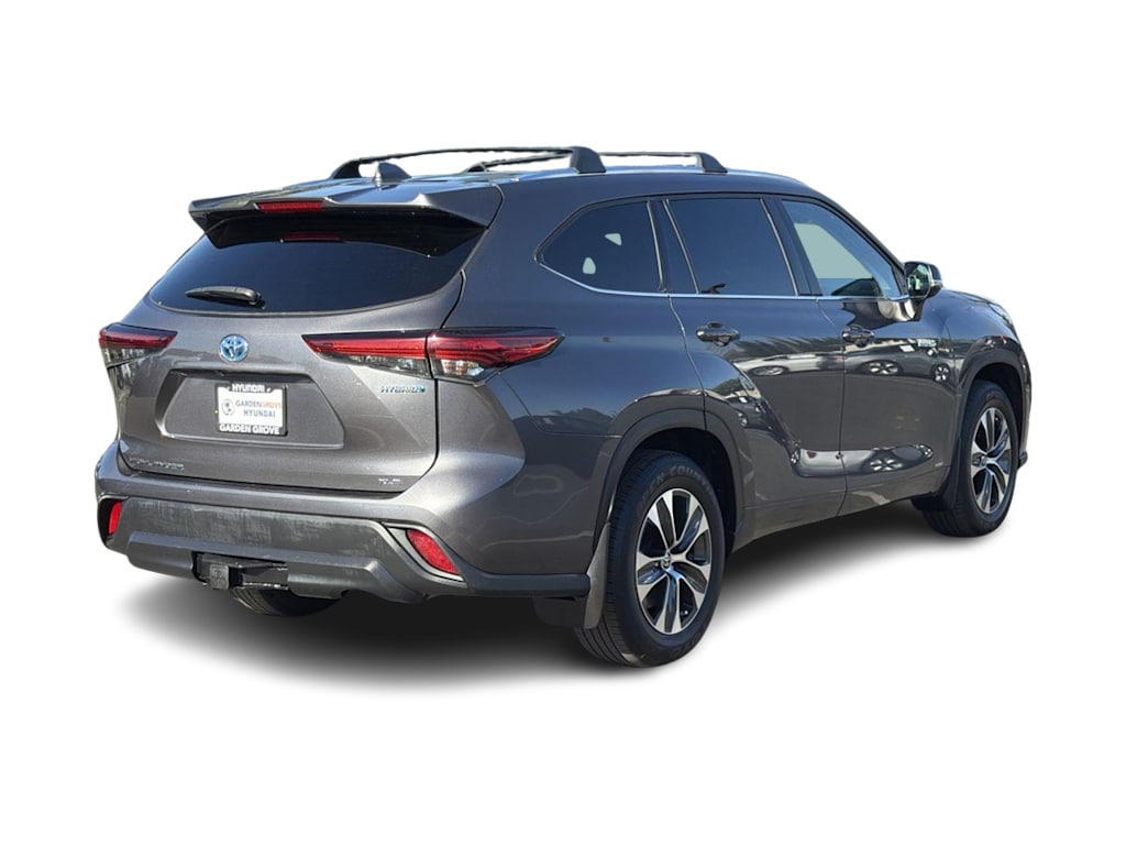 Thumbnail: 2021 Toyota Highlander - 19