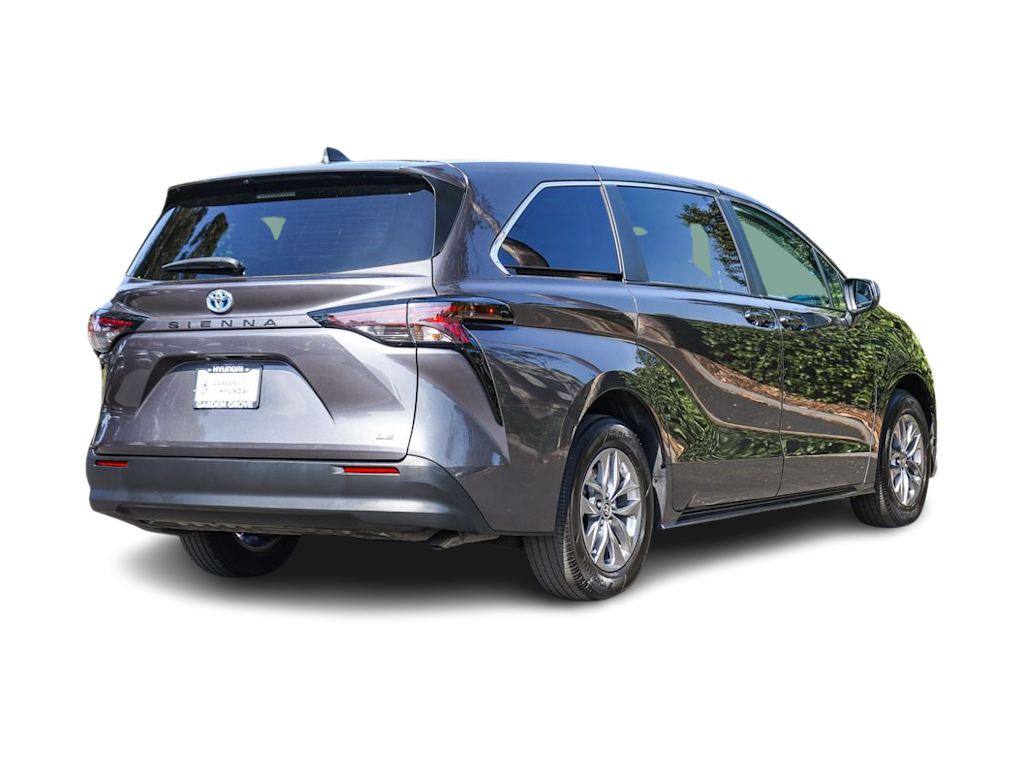 Thumbnail: 2025 Toyota Sienna - 18