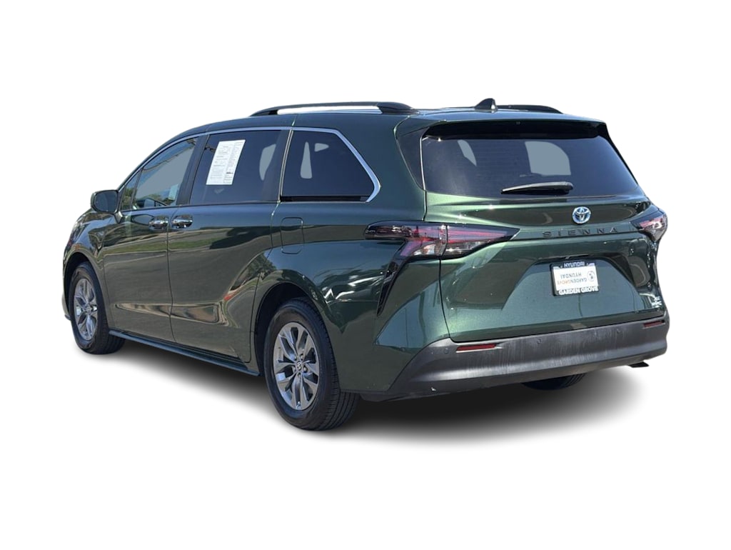 Thumbnail: 2023 Toyota Sienna - 4