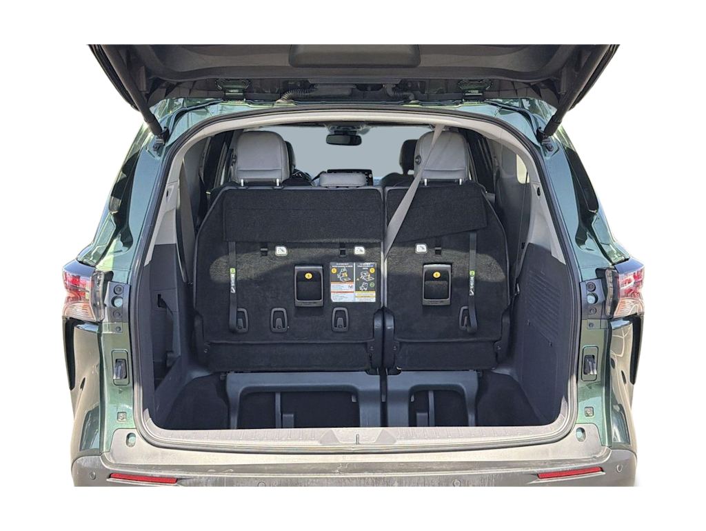 Thumbnail: 2023 Toyota Sienna - 17