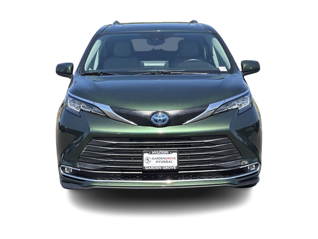 Thumbnail: 2023 Toyota Sienna - 6