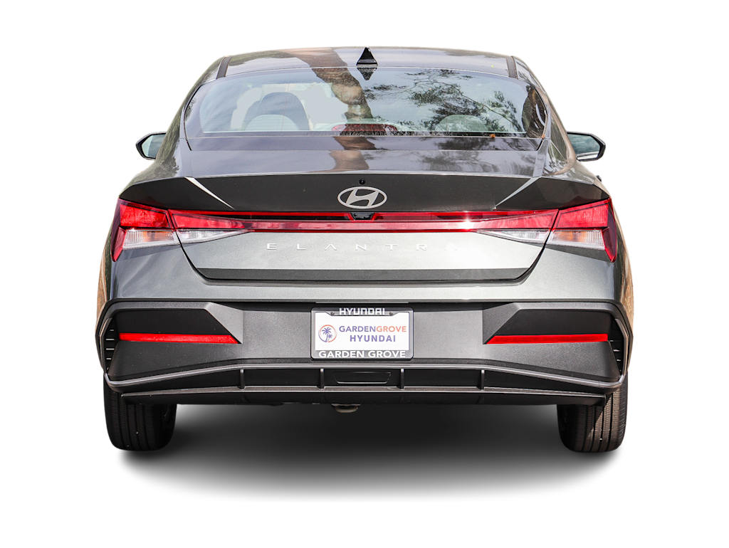Thumbnail: 2026 Hyundai Elantra - 4