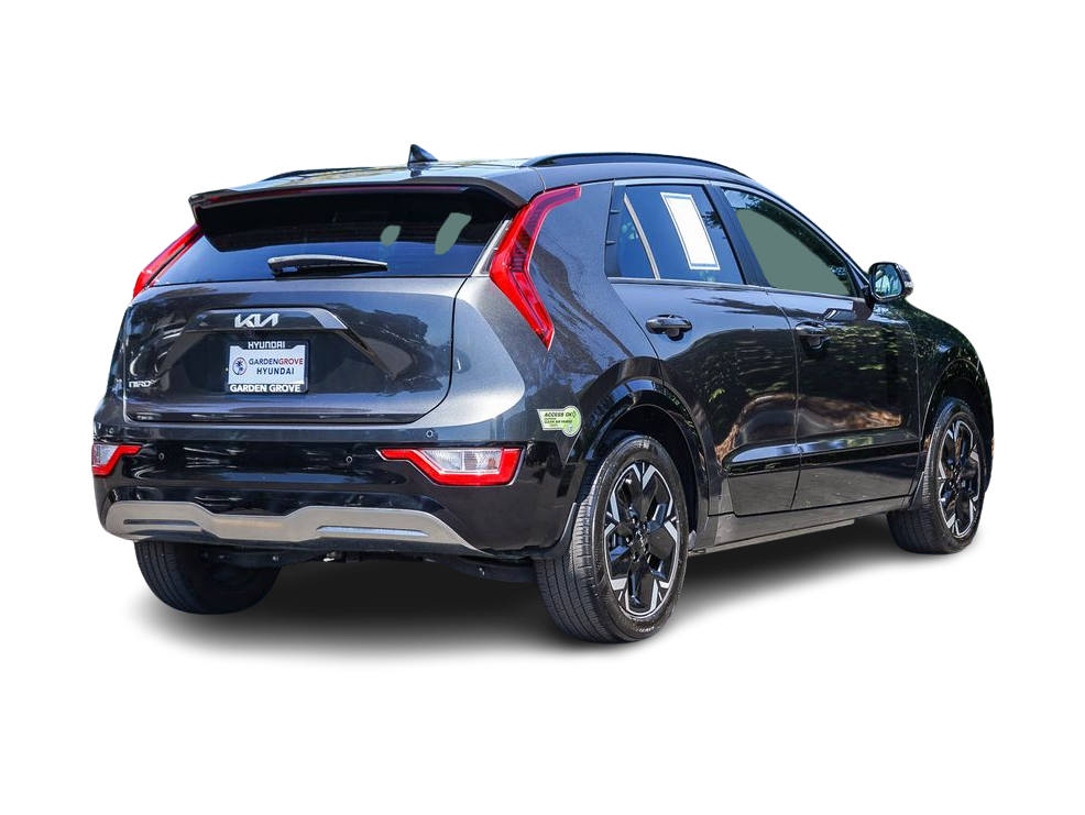 Thumbnail: 2023 Kia Niro - 18