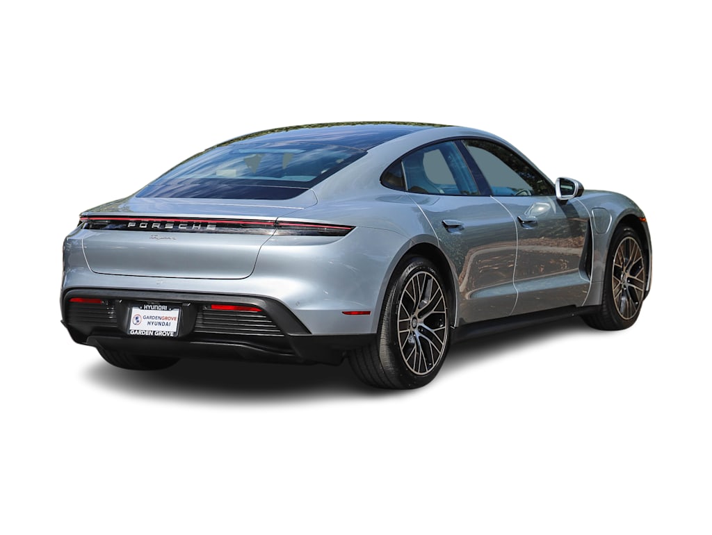 Thumbnail: 2022 Porsche Taycan - 16