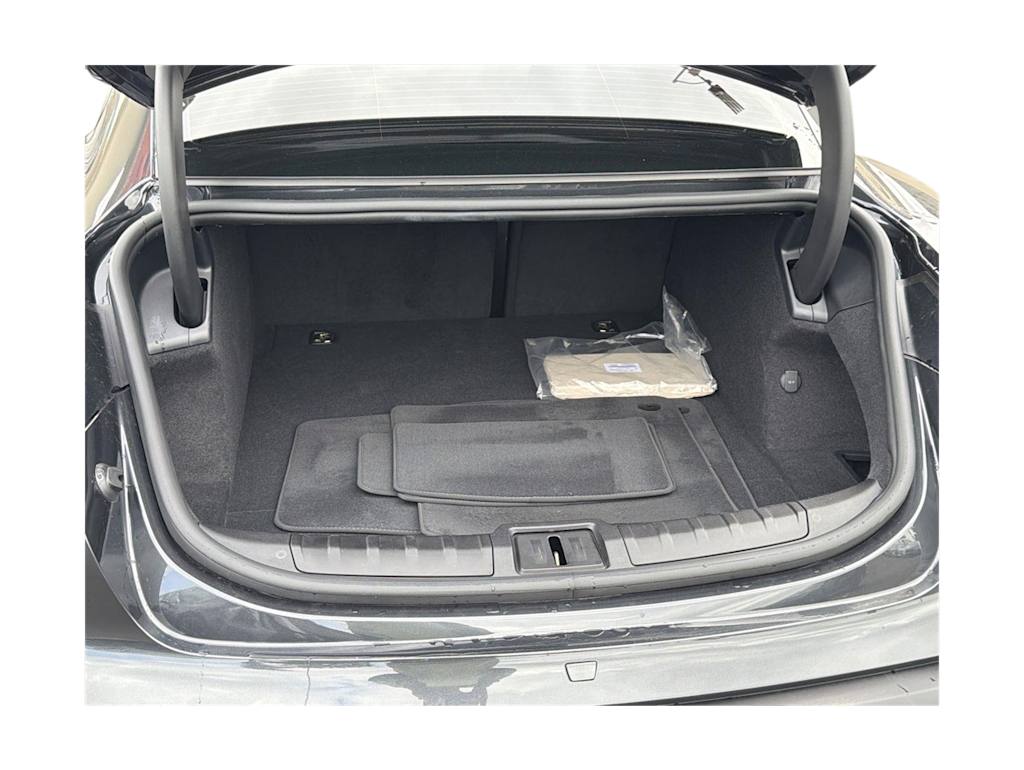 Thumbnail: 2022 Porsche Taycan - 15