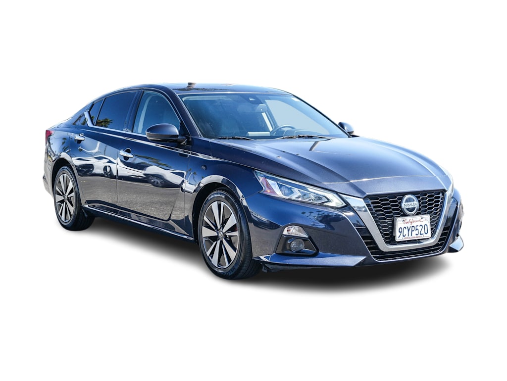 Thumbnail: 2019 Nissan Altima - 17